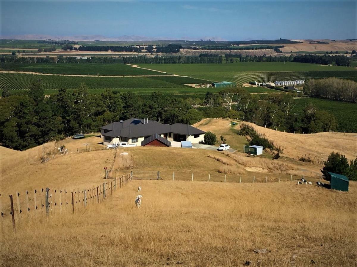 Hill Top Retreat Lower Dashwood Exterior photo